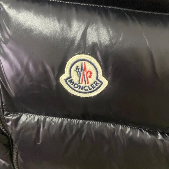 Moncler Black Puffer Vest - Distinctive Hood - Picture 9 of 14